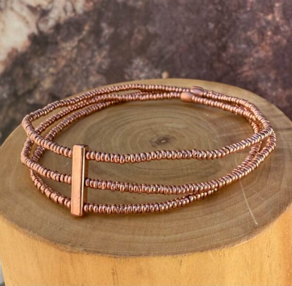 pulsera elasticada de 3 hileras de mostacillas de cobre