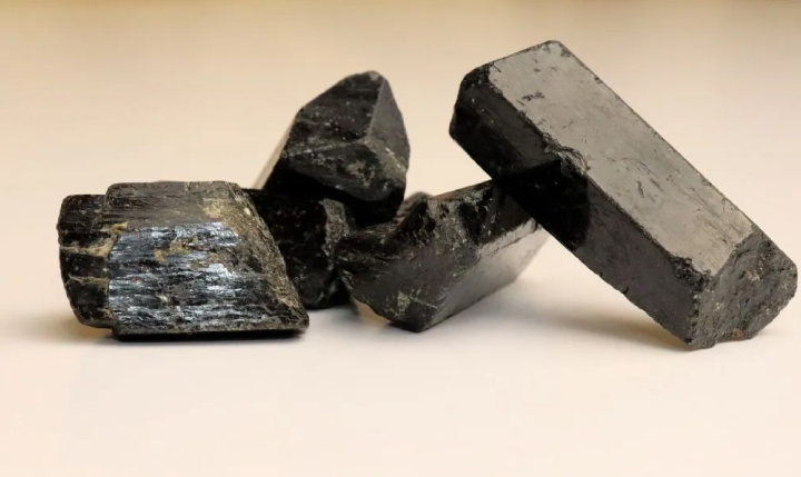 Turmanlina-Negra-B-720x429 piedras turmalina negra