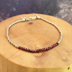 pulserta broche mostacillas plata mil granate