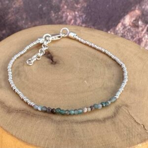 pulsera con broche ajustable mostacillas de plata pura y piedras de apatita