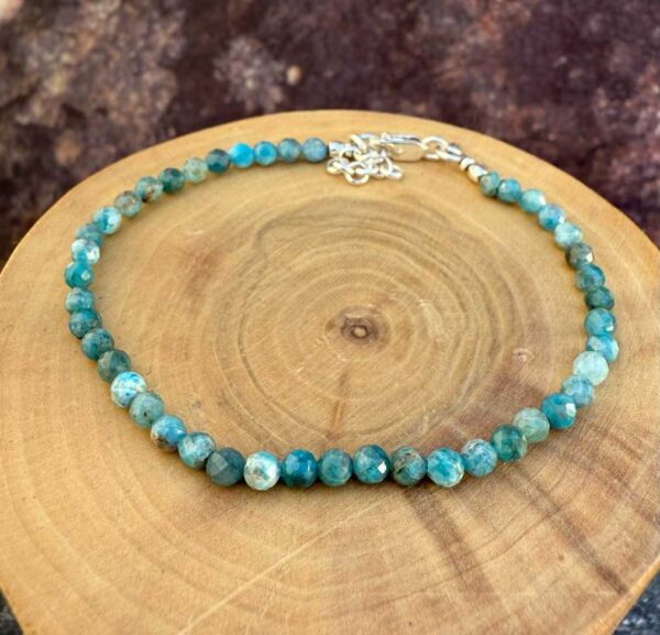 pulsera con broche ajustable mostacillas de plata pura y piedras de apatita