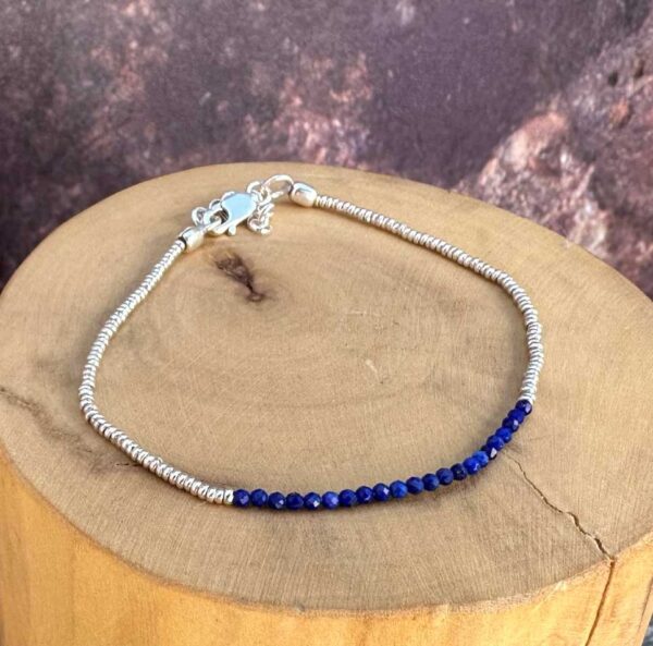 pulser con broche ajustable y mostacillas de plata pura y piedras de lapislazuli