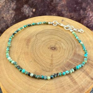 pulsera con broche ajustable mostacillas de plata pura y piedras de crisocola